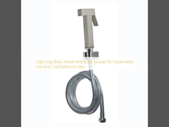 지속 가능한 온도 및 냉각 욕실 세트를위한 밝은 회색 청동 휴대용 비데트 스프레이어